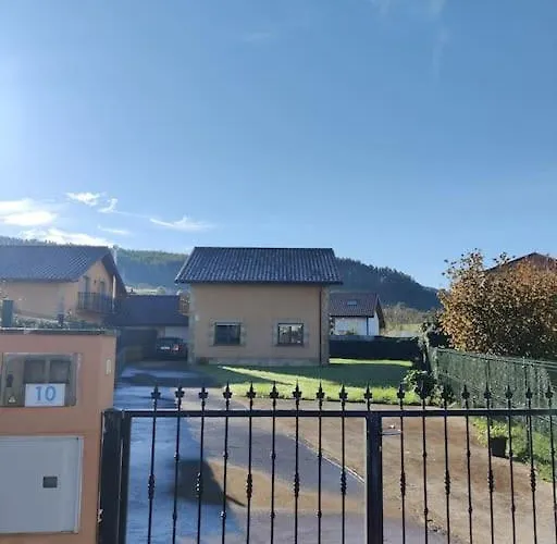 Semesterbostad Casa Acogedora Y Reformada Junto Al Mar Cantabrico